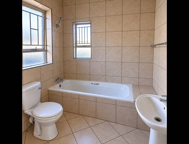 2 BEDROOM HOUSE FOR SALE IN RIVERSDALE